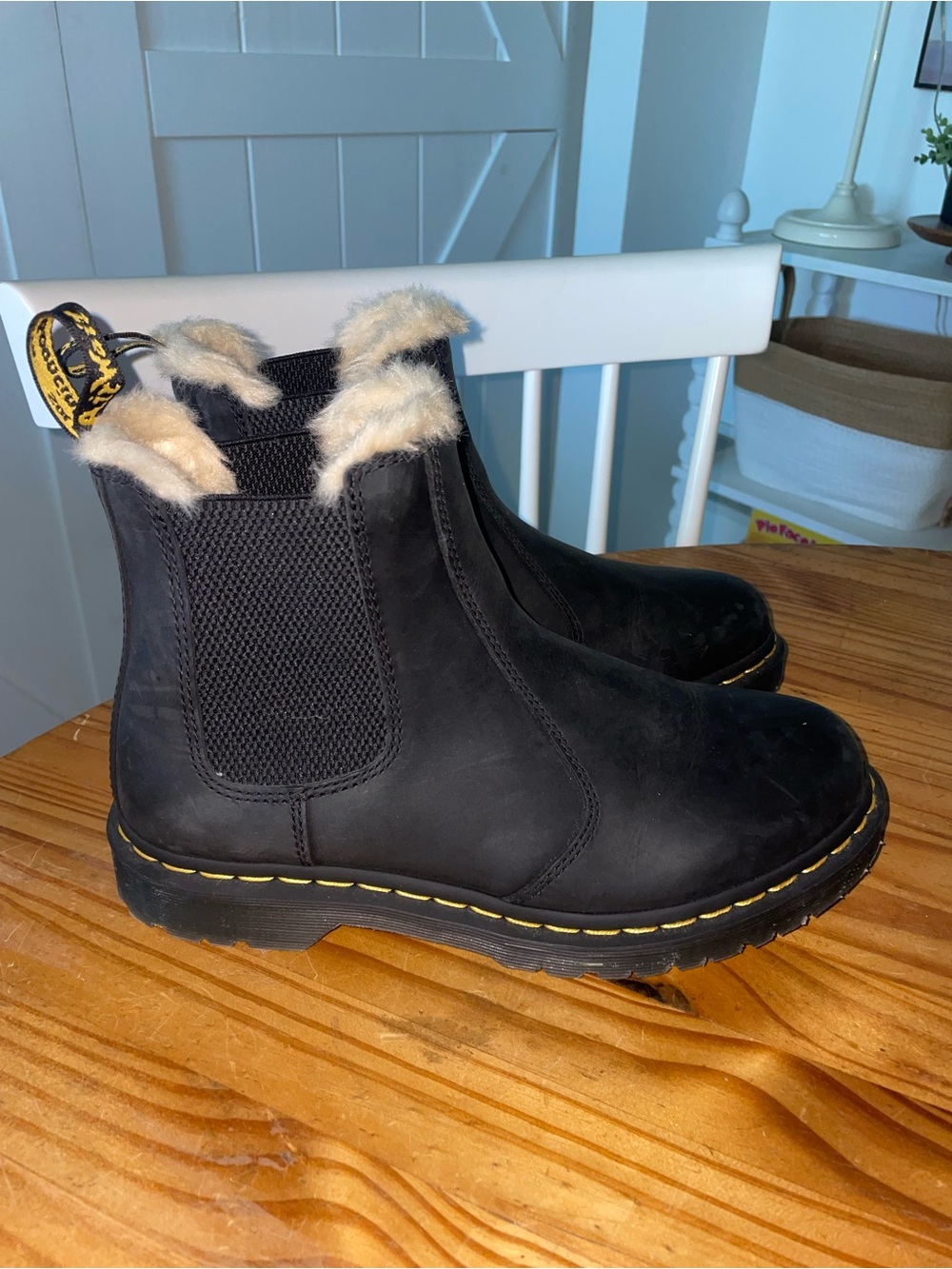 Dr. Martens Leonore Women’s Black Chelsea Boots Faux Fur Lined 2976 Sz 10
